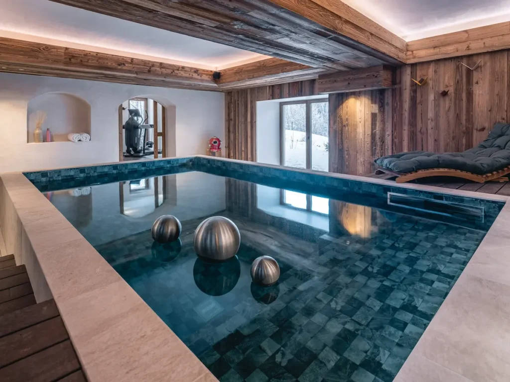 location chalet piscine meribel