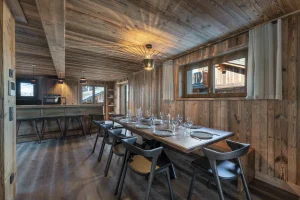 Salle à manger pour 10 personnes au chalet Abaïko Meribel