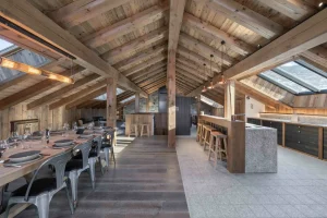 location chalet meribel piece de vie pour 12 personnes