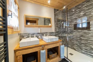 chalet ferme meribel_Bedroom8-4