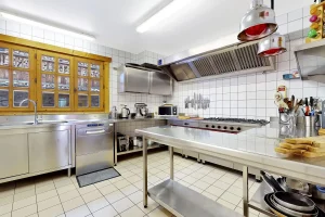 chalet ferme meribel_Kitchen1