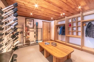 chalet ferme meribel_Ski-room2