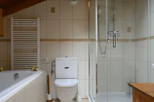 ski chalet to rent 15 people