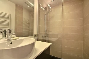 self catered chalet rental